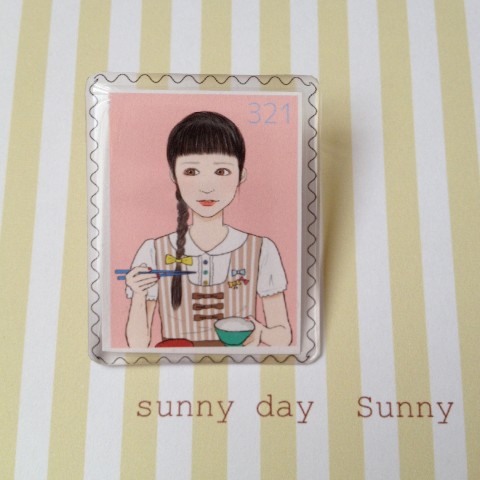 【sunny day Sunny】女の子ブローチ（ごはん中）