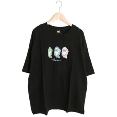 【ScoLar Parity】サメラビル3兄弟刺繍Tシャツ / ブラック