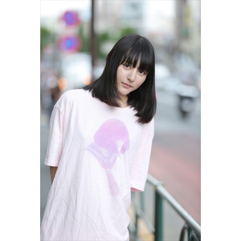 長谷川圭佑 時に滲む女の子のtシャツ ピンク 雑貨通販 ヴィレッジヴァンガード公式通販サイト