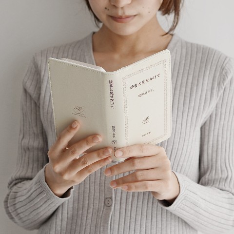 【書籍風手帳型スマホケース】読書と見せかけて（iPhone 13用）