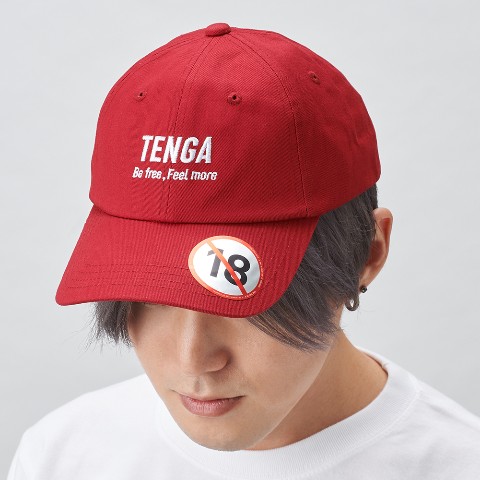 Tenga R18マーク キャップ レッド 雑貨通販 ヴィレッジヴァンガード公式通販サイト