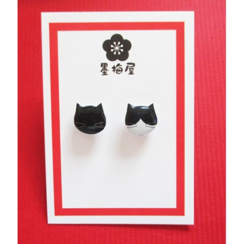 墨梅屋 猫ピアス 黒 ハチワレ２ 雑貨通販 ヴィレッジヴァンガード公式通販サイト