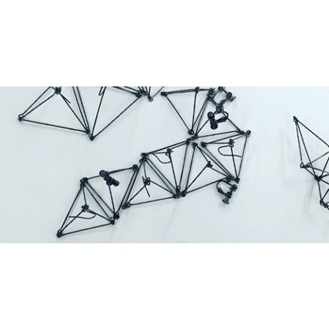 ニロス屋】△ピアスS (黒) / vvstore