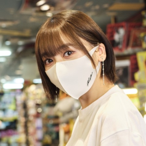 【佐藤詩織】マスク　女性向きサイズ