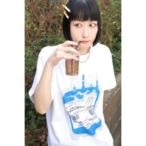 鳥居みゆき第2弾】輸血パックTシャツ WH（Lサイズ） / vvstore