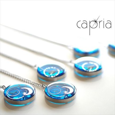 【capria】「夜空を思わせる透明なアクセサリー」