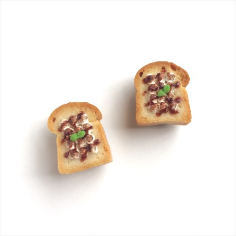 【odamatsu】パンブローチ＊本物のパンでできた！生クリーム&チョコトースト