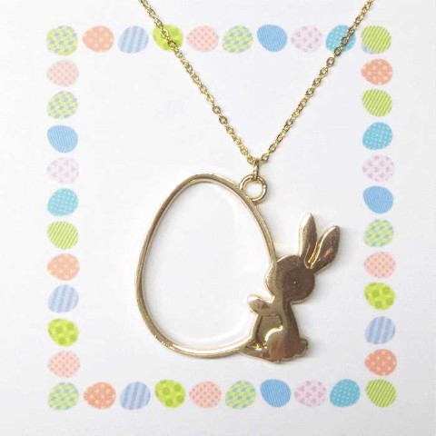 【ciao】たまごを抱えたウサギさんのペンダント　Easter Bunny（ゴールド）