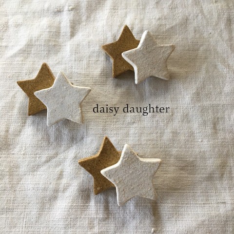 【daisy daughter】キラキラ星　ブローチ