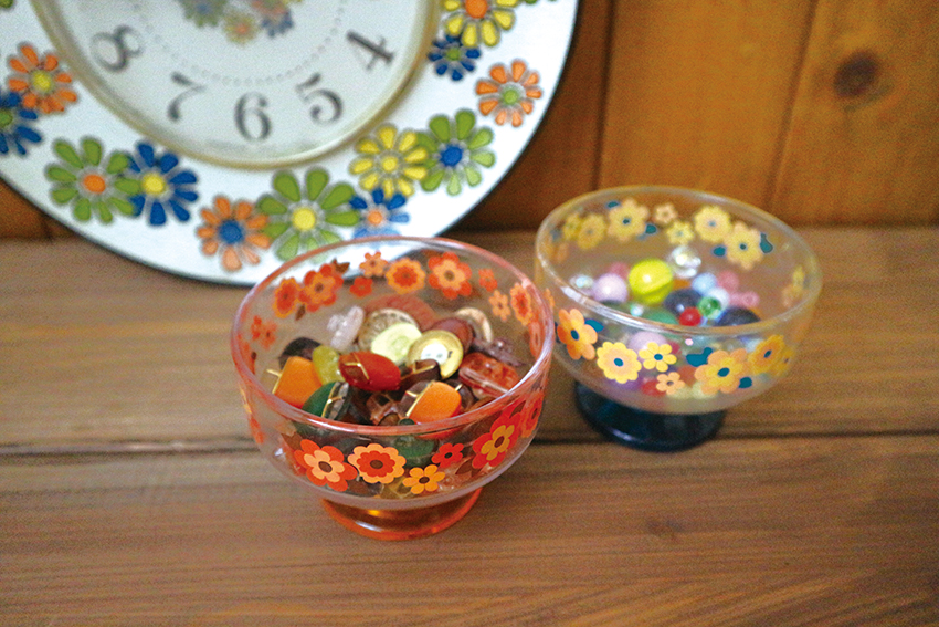 昭和レトロ 可愛い花輪の食器コレクション 雑貨通販 ヴィレッジヴァンガード公式通販サイト