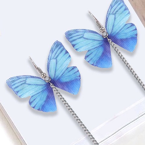 【＃kawaiiiii!】青色の蝶々ピアス