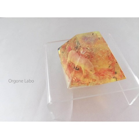 【Orgone Labo】置き型オルゴナイト マウンテン(ブタさんの住む世界)