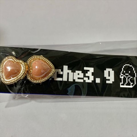 【Ache3.9】ハートピアス（ベージュ）