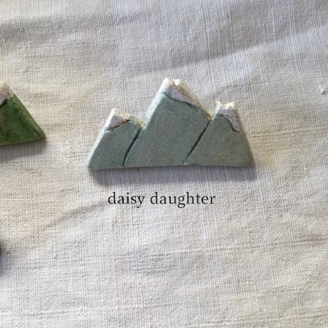 【daisy daughter】山脈ブルー　ブローチ