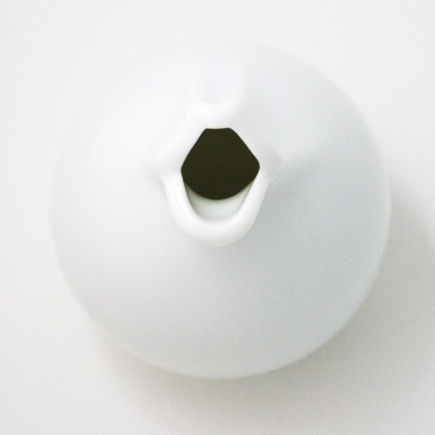 Chu-Lip Pot -Ceramic White-