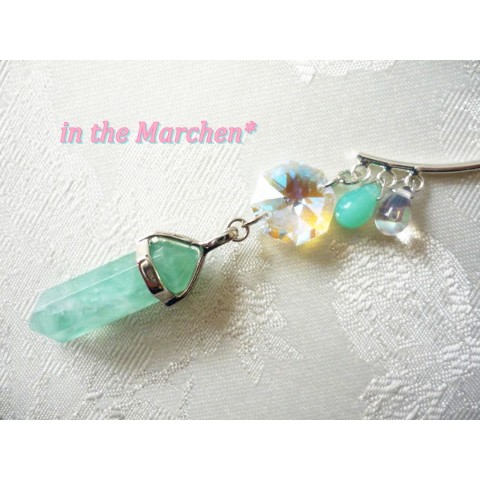【in the Marchen*】結晶宝石の耳飾りクリスタルイヤーフック(グリーンフローライト）