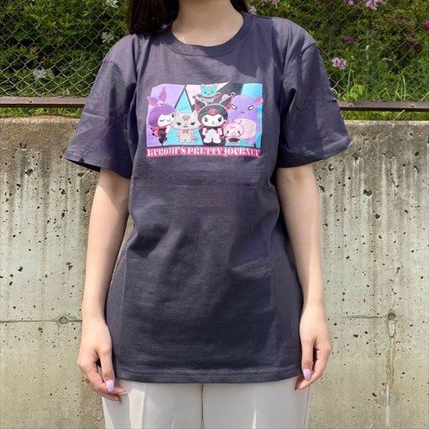 【クロミ】アニメキャスト柄Tシャツ チャコールM