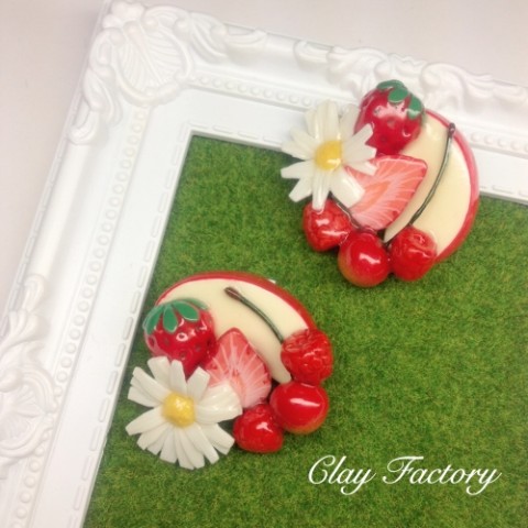 【Clay Factory】フルーツとお花のブローチ