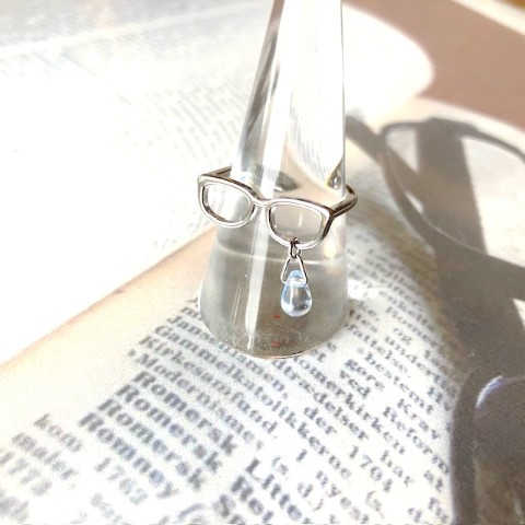 【ciao】銀縁メガネの指輪（涙つき）フリーサイズ