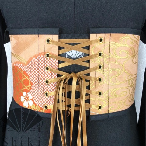 【Shiki】着物用コルセット帯（向い蝶・振袖より） / 雑貨通販 ヴィレッジヴァンガード公式通販サイト