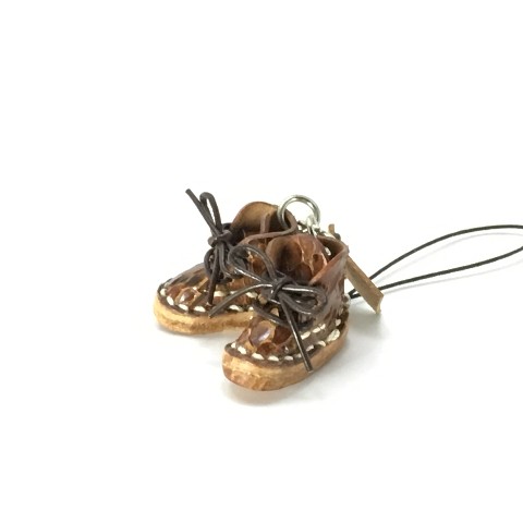 珍しい素材のミニチュアブーツストラップ・ウミヘビ