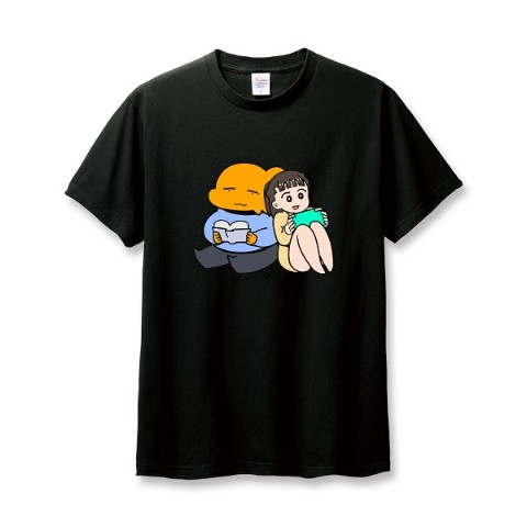 【虹走】UさんとボクおすわりTシャツ BK（XLサイズ）