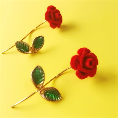【atelier mine-ro】耳にお花が咲く　一輪花イヤリング
