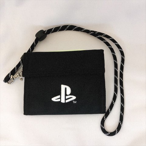 “PlayStation”ロゴウォレット 刺繍 ブラック