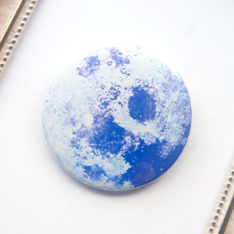 【mono96me】缶バッジ（Blue Moon）