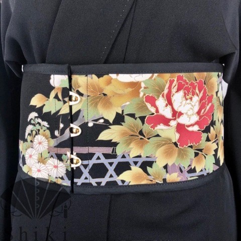 【Shiki】着物用コルセット帯（牡丹・黒留袖より） / 雑貨通販 ヴィレッジヴァンガード公式通販サイト