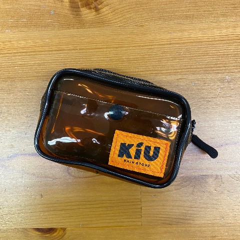 【KiU】PVCポーチ ブラウン M